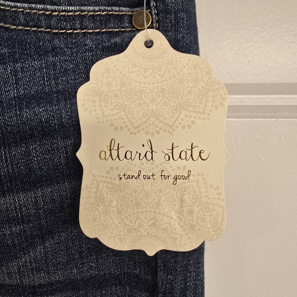 NEW NWT Women's Altar'd State Distressed Crop Skinny Jeans Fray Ankles | Size 7 - Picture 9 of 11